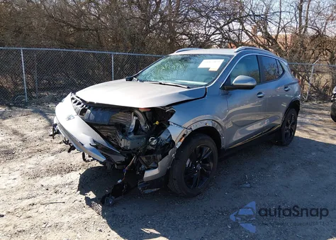 2024 Buick Encore Gx Sport Touring Awd z USA, uszkodzony, nr VIN KL4AMESL3RB054658